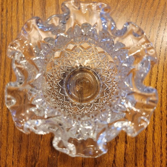 Fenton Ruffle Vase - Picture 2 of 12